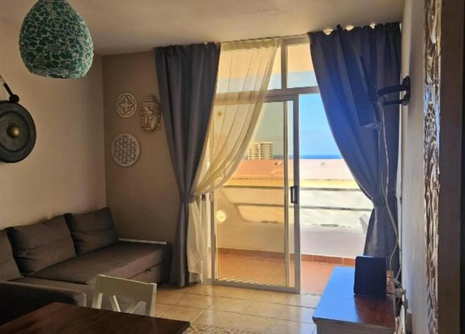 Apartamento Con Vistas Al Mar Y Piscina En Playa Paraiso